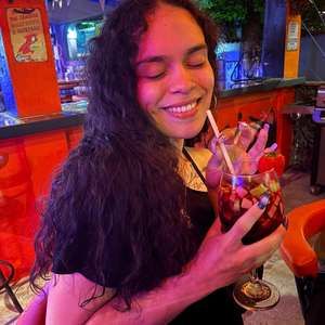 Meet your Posher, Francesca